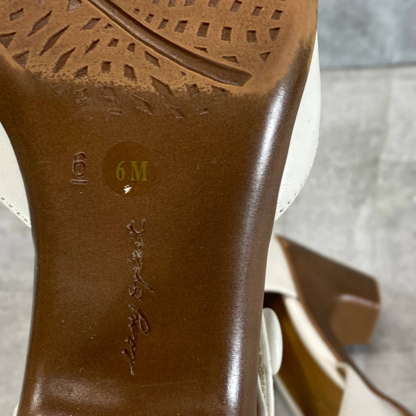 EASY SPIRIT Women's Ivory Leather Clarice Mary Jane Block-Heel Dress Pumps SZ 6