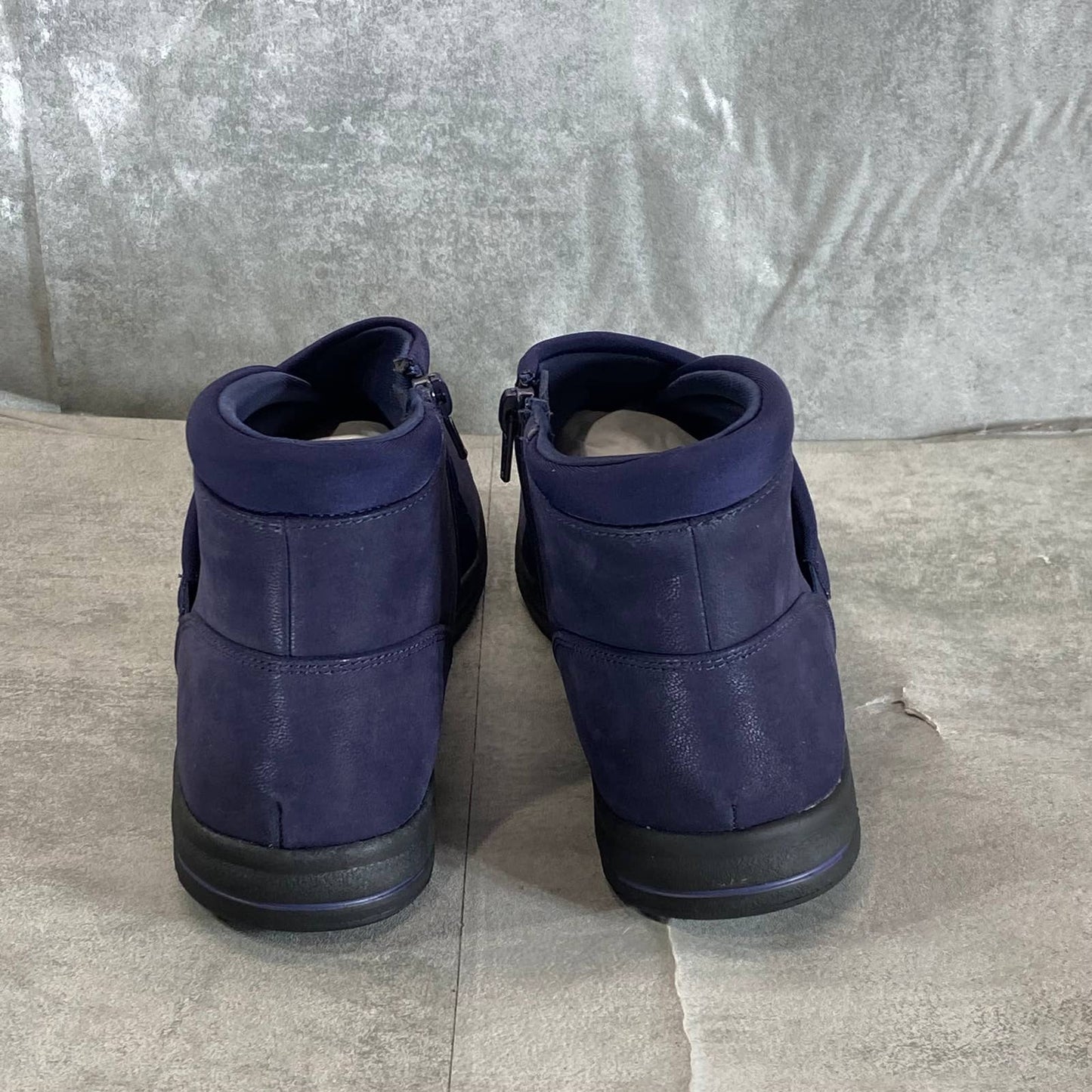 CLARKS CLOUDSTEPPERS Women's Dark Navy Breeze Dusk Booties SZ 9