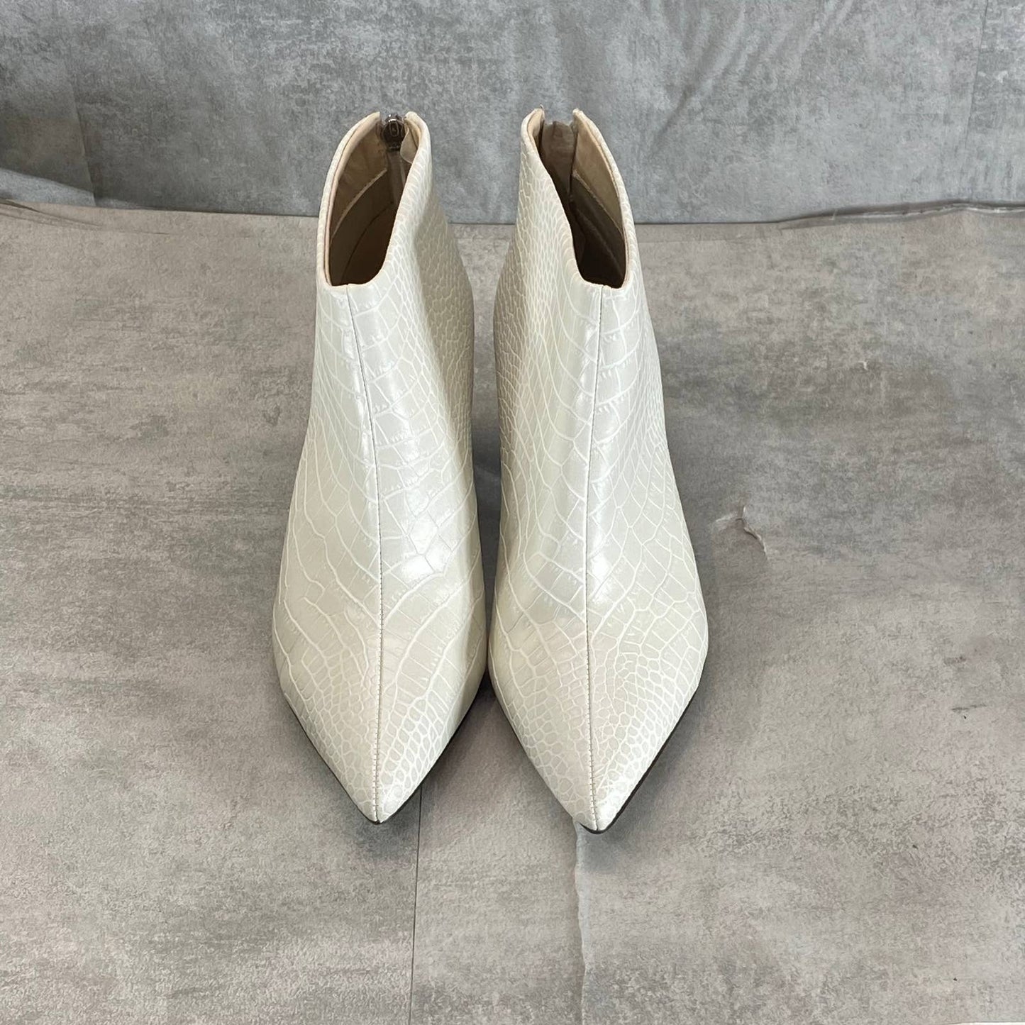 VHNY NEW YORK Women's White Croc Embossed Block-Heel Pointed-Toe Ankle Boots SZ6