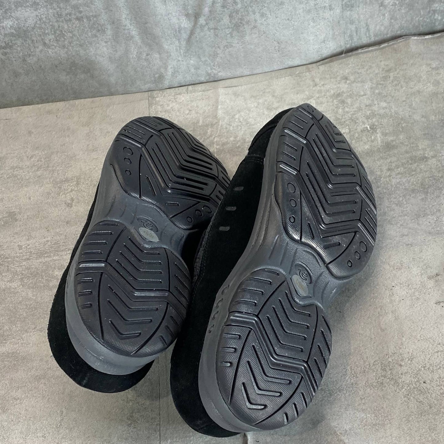 EASY SPIRIT Women's Wide Black Traveltime 557 Slip-On Clogs SZ 10W