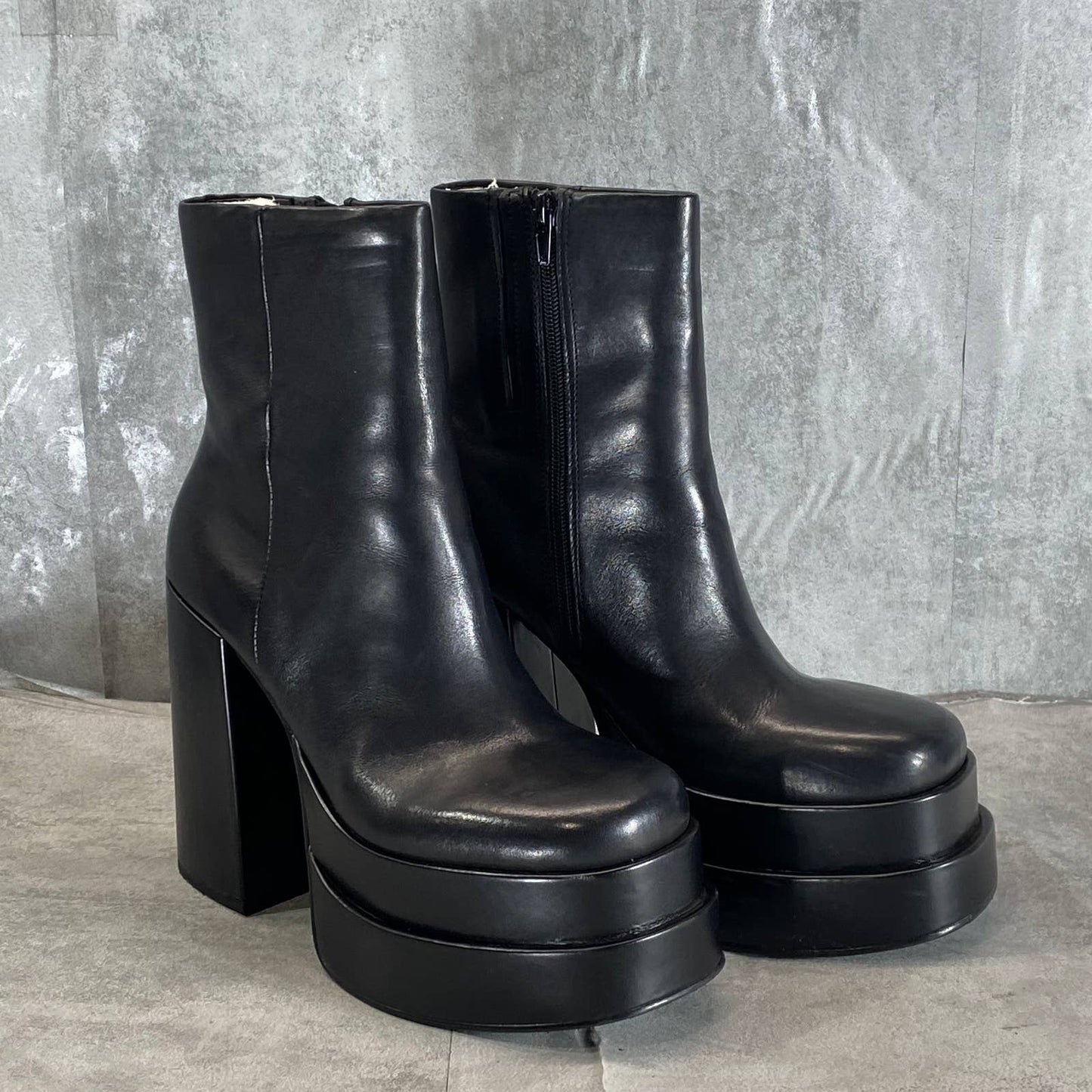 STEVE MADDEN Women's Black Leather Cobraa Mega-Platform Block-Heel Booties SZ 9