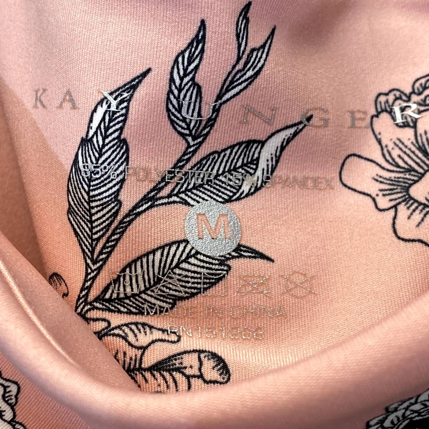 KAY UNGER Women's Pretty Peony Peach Floral Print High-Rise Capri Leggings SZ M