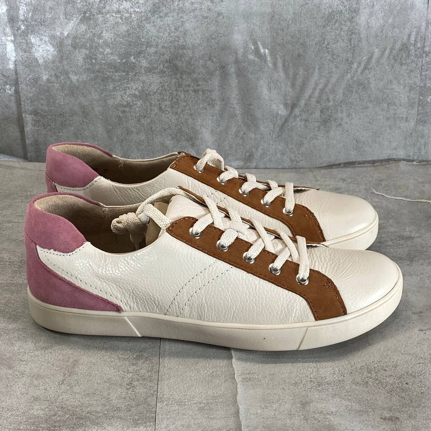 NATURALIZER Women's Wide Satin Pearl Leather Morrison Lace-Up Sneakers SZ 11W