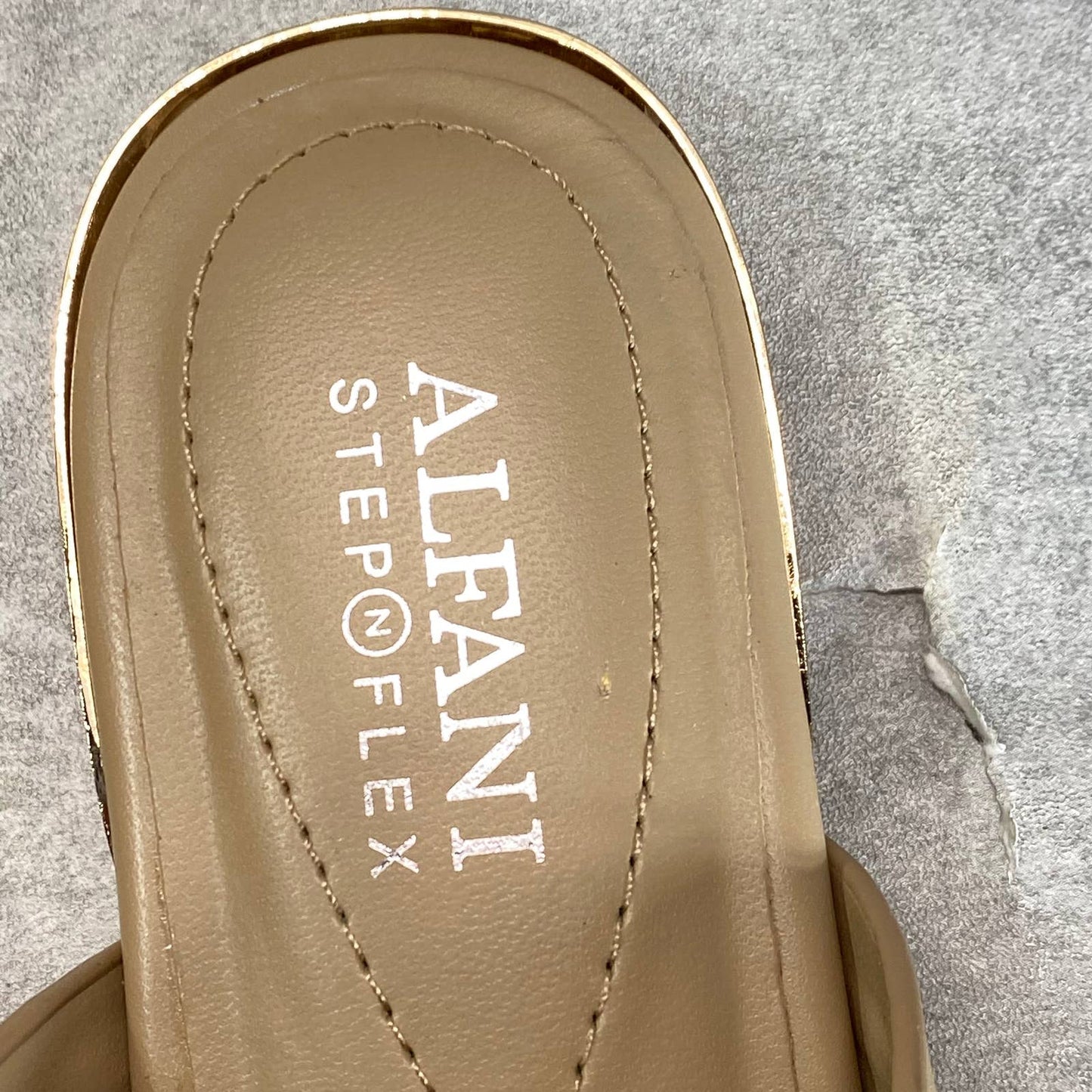 ALFANI Step 'N Flex Women's Nude Leather Danicah Studded Slide Flat Sandals SZ 6