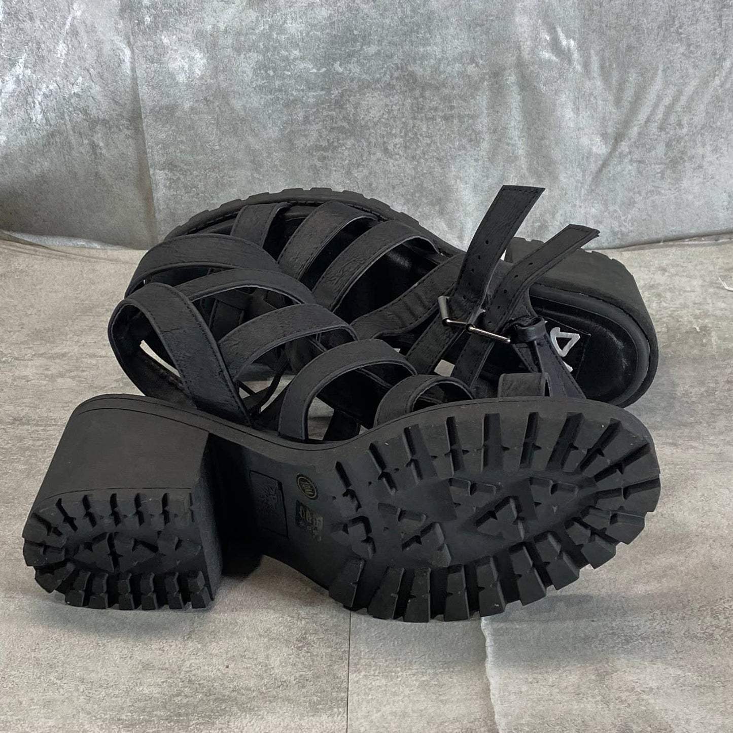DIRTY LAUNDRY Women's Black Fun Stuff Strappy Block-Heel Sandals SZ 10