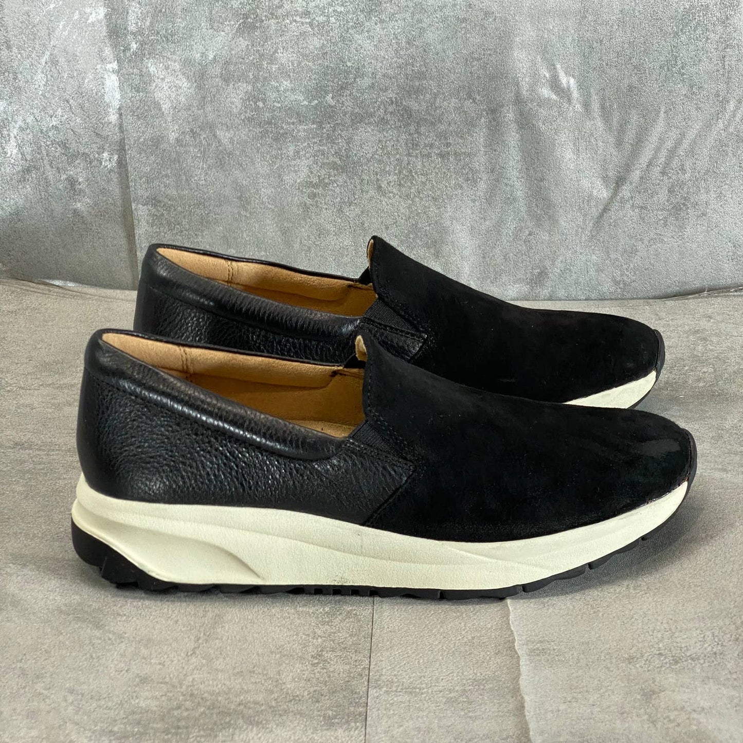 NATURALIZER Women's Black Suede-Leather Selah Slip-On Sneakers SZ 7.5