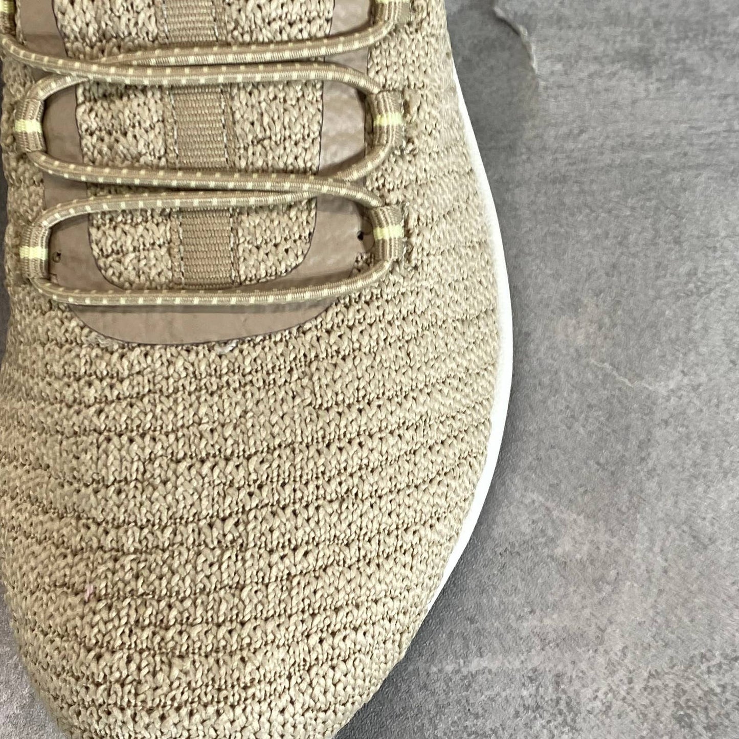 EASY SPIRIT Women's Beige Tareh Breathable Slip-On Sneakers SZ 5