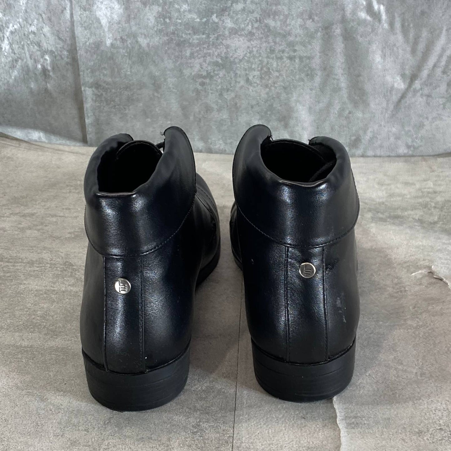 LONDON FOG Women's Black Smooth Clora Memory Foam Slip-On Lace-Up Boots SZ 6.5