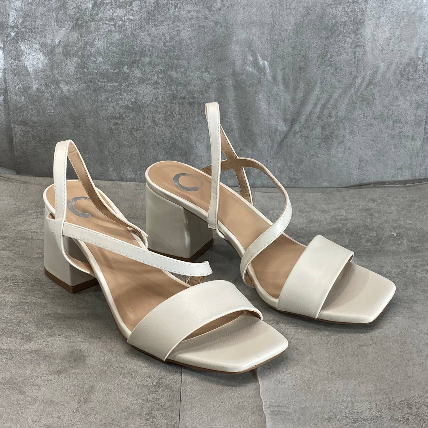 JOURNEE COLLECTION Women's Wide White Lirryc Square-Toe Block-Heel Sandal SZ6.5W