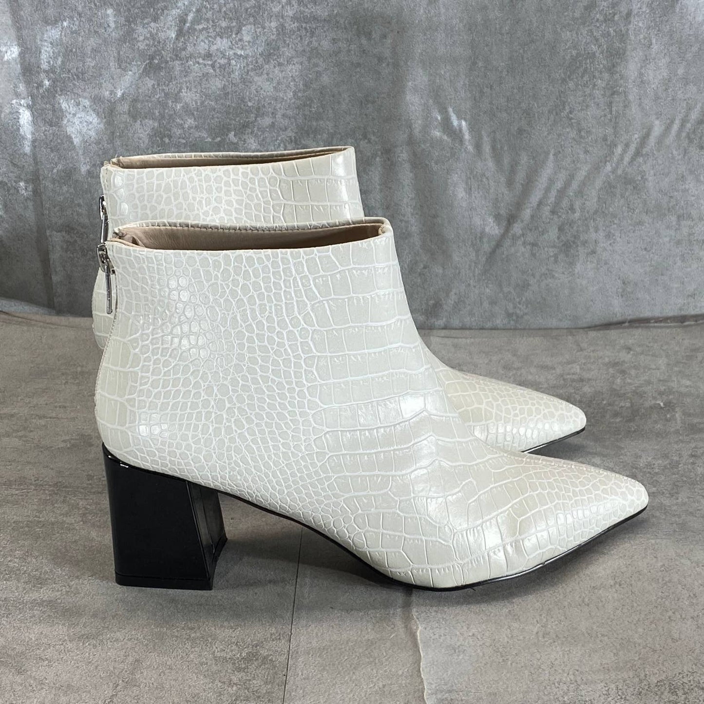 VHNY NEW YORK Women's White Croc Embossed Block-Heel Pointed-Toe Ankle Boots SZ6