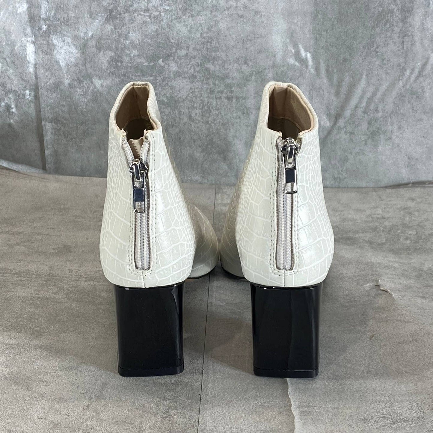 VHNY NEW YORK Women's White Croc Embossed Block-Heel Pointed-Toe Ankle Boots SZ6