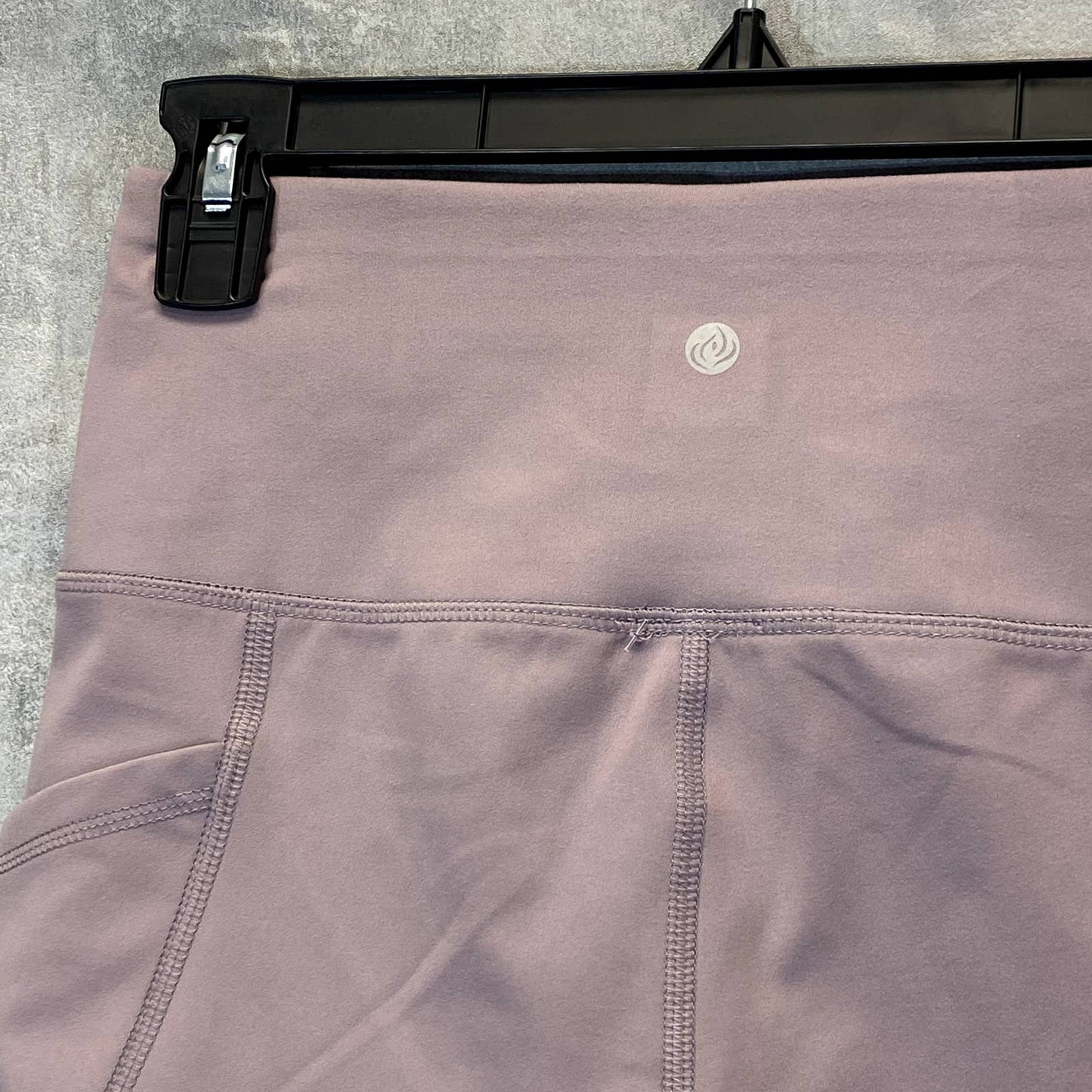 APANA Women's Dove High-Rise Pull-On Cross Detail Capri Leggings SZ S