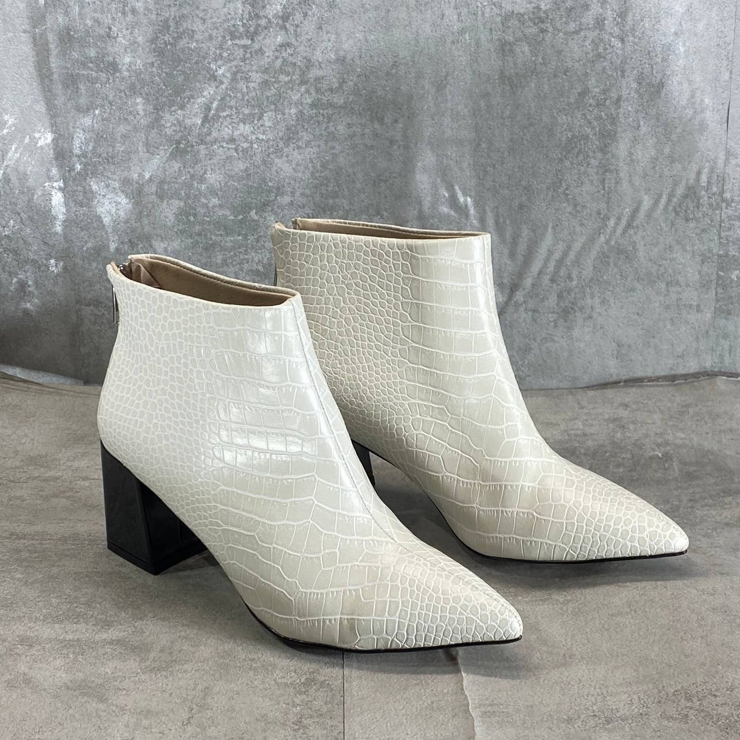 VHNY NEW YORK Women's White Croc Embossed Block-Heel Pointed-Toe Ankle Boots SZ6