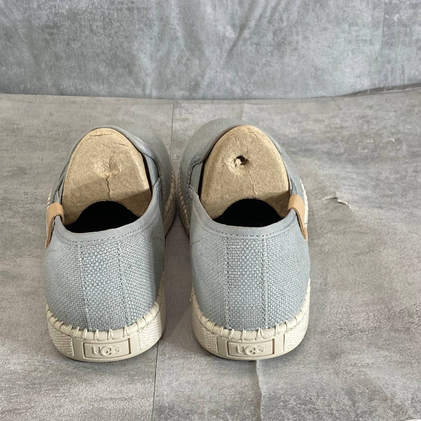 UGG Women's Cobble Luciah Twin-Gore Round-Toe Slip-On Sneakers SZ 8