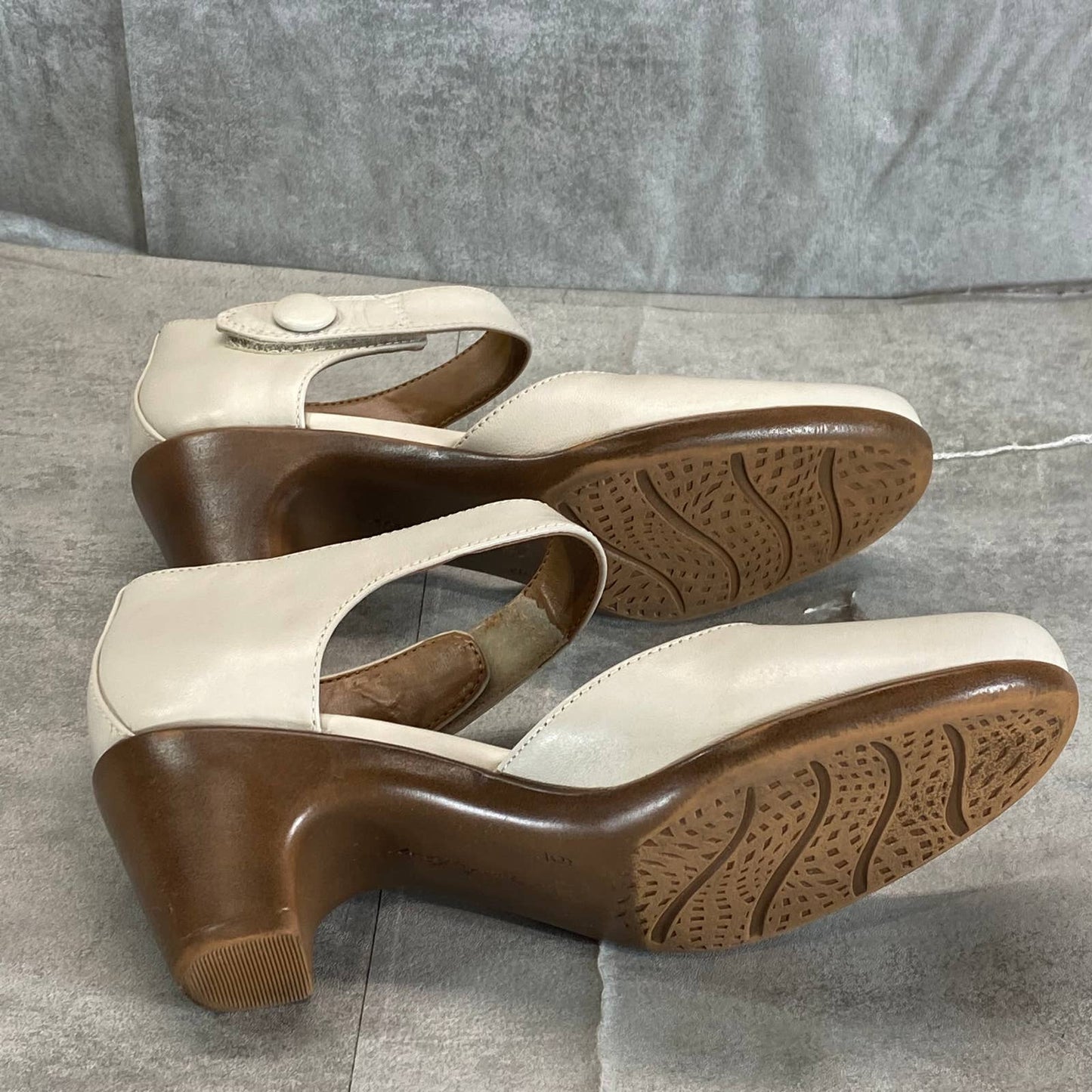EASY SPIRIT Women's Ivory Leather Clarice Mary Jane Block-Heel Dress Pumps SZ 6