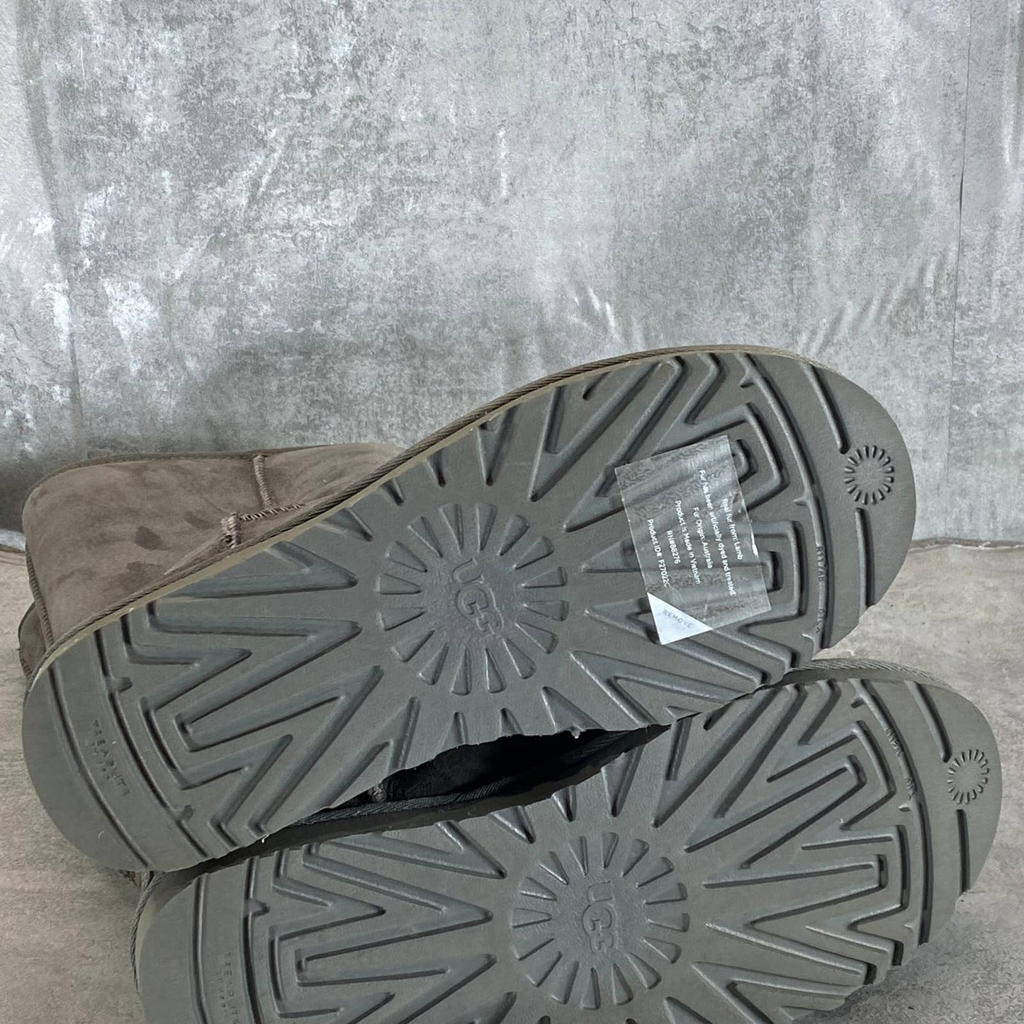 UGG Women's Grey Suede Classic II Tall Round-Toe Pull-On Boots SZ 8