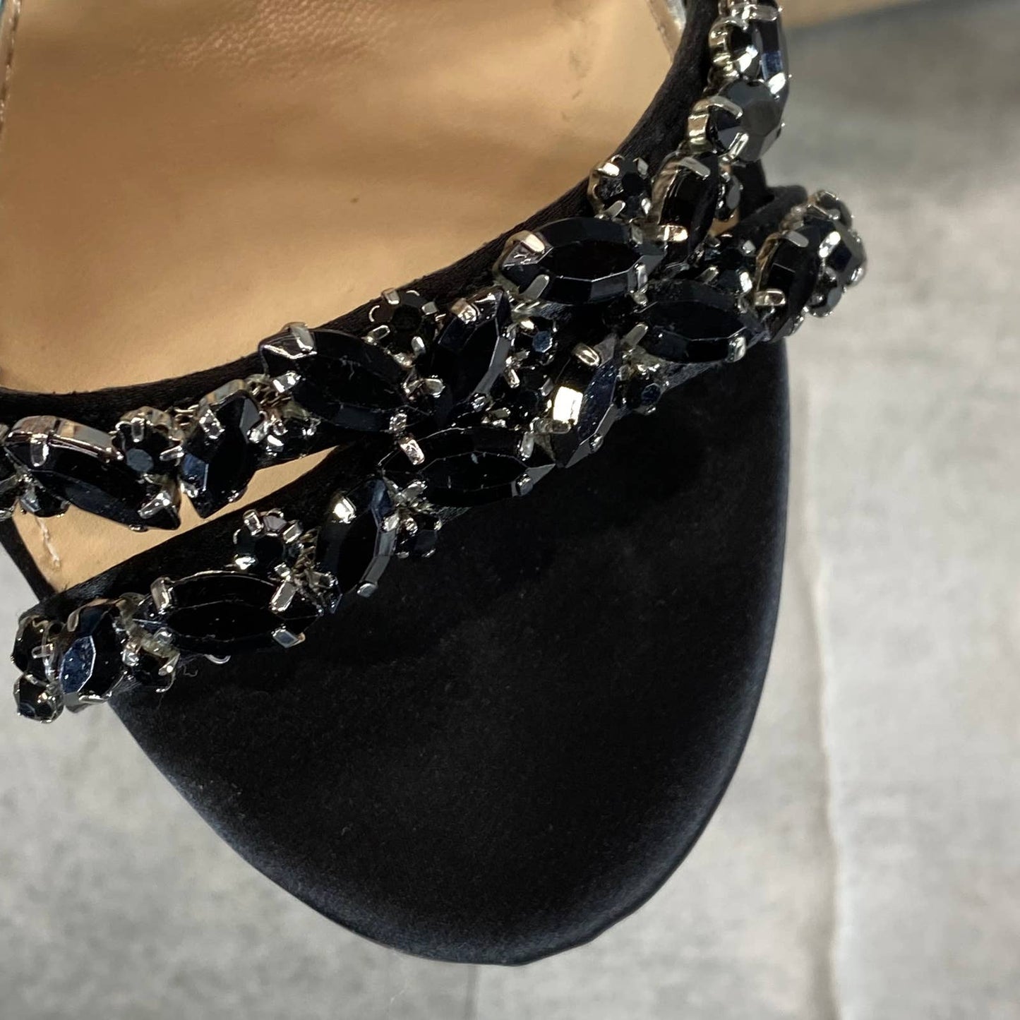 JEWEL BADGLEY MISCHKA Women's Black Caroline Embellished Evening Sandals SZ 7