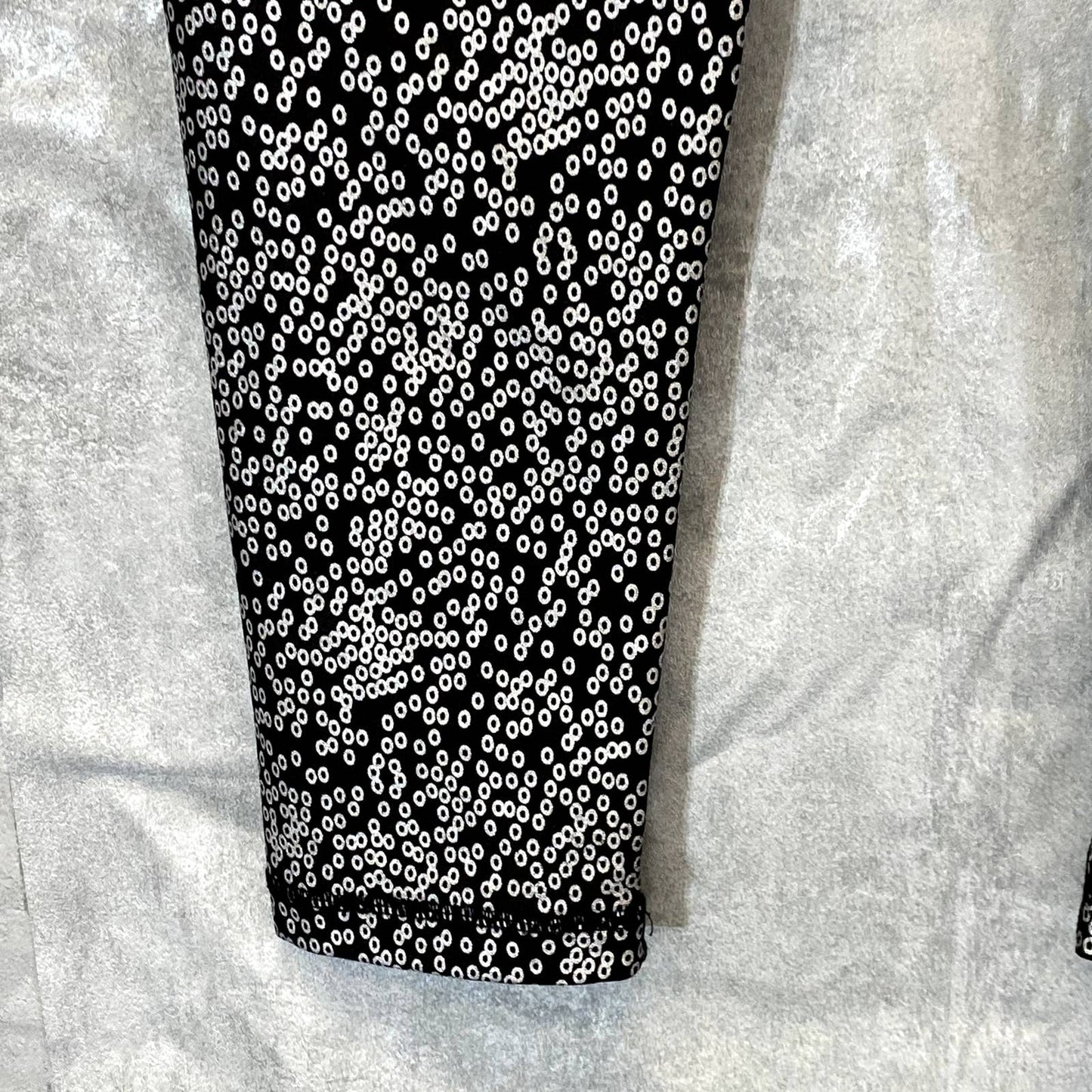 PRO-FIT Women's Silver Metallic Printed Lightweight High-Rise Pull-On Leggings SZ M