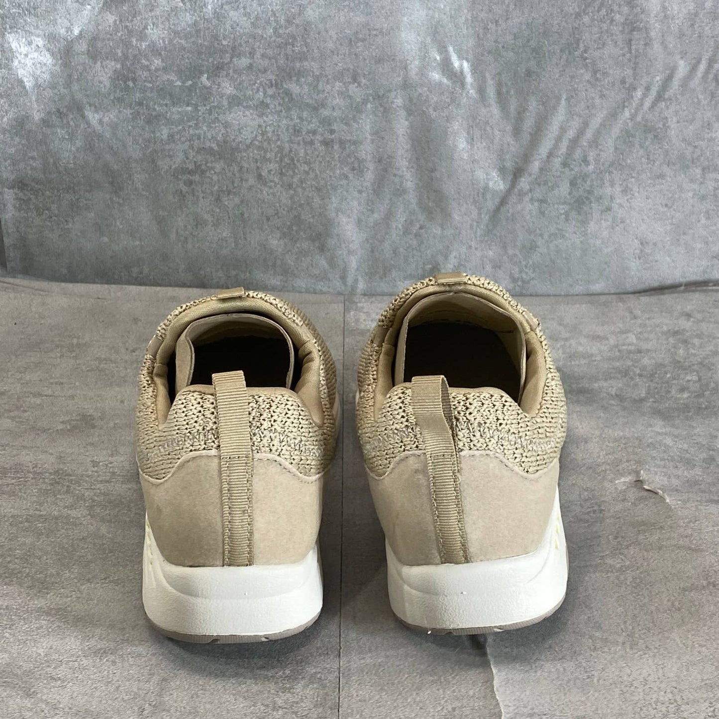 EASY SPIRIT Women's Beige Tareh Breathable Slip-On Sneakers SZ 5