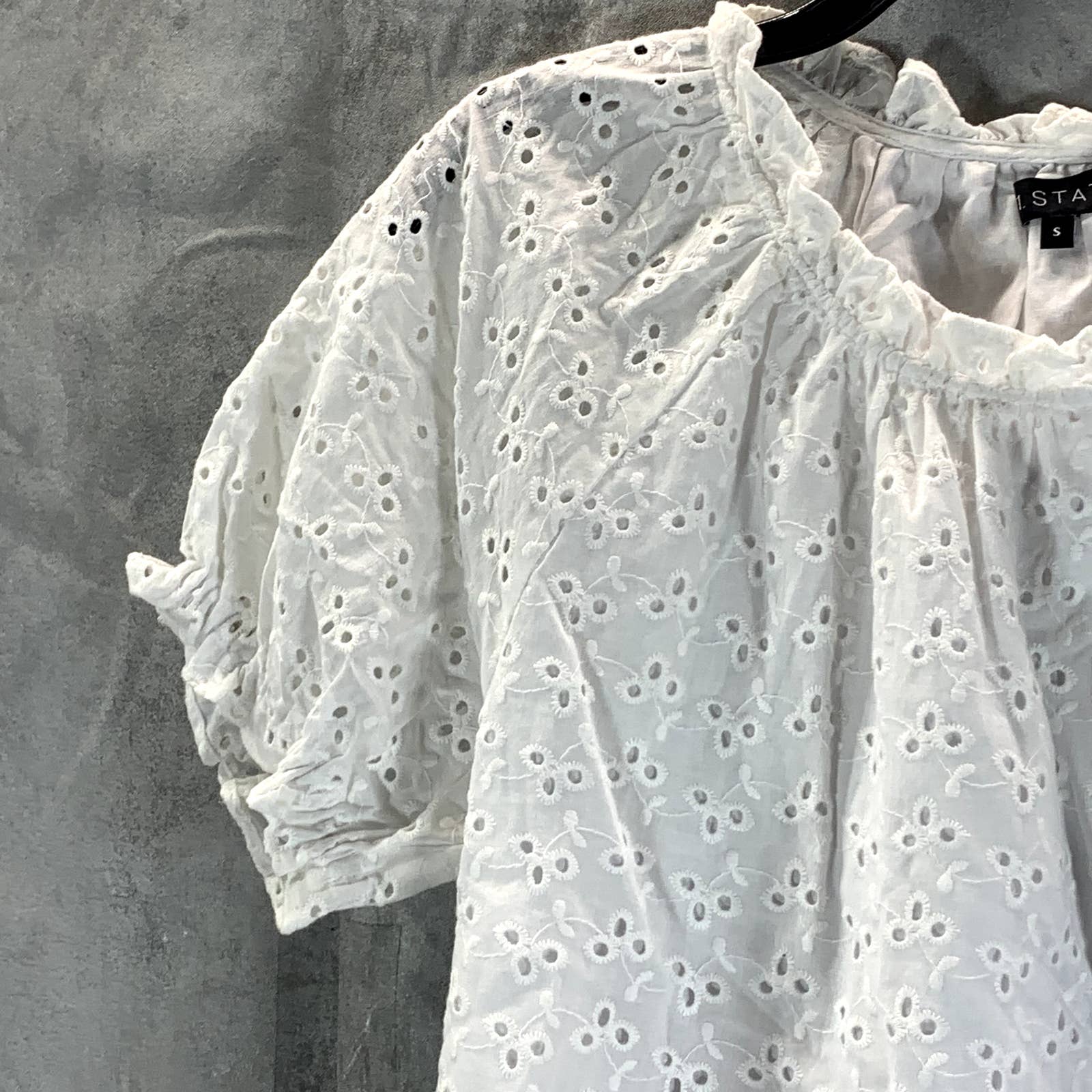 1.STATE Women's Ultra White Eyelet Raglan Sleeve Tie-Hem Crop Top SZ S