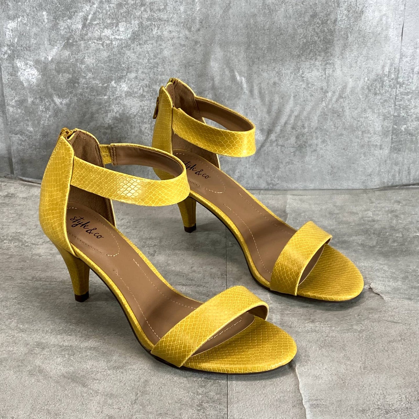 STYLE & CO Yellow Snake Embossed Paycee Open Round-Toe Two-Piece Sandals SZ 8