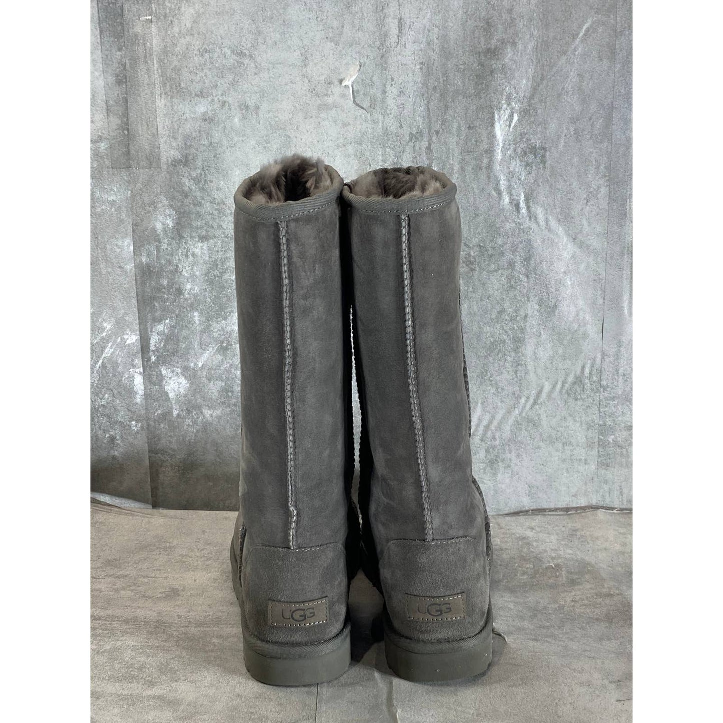 UGG Women's Grey Suede Classic II Tall Round-Toe Pull-On Boots SZ 8