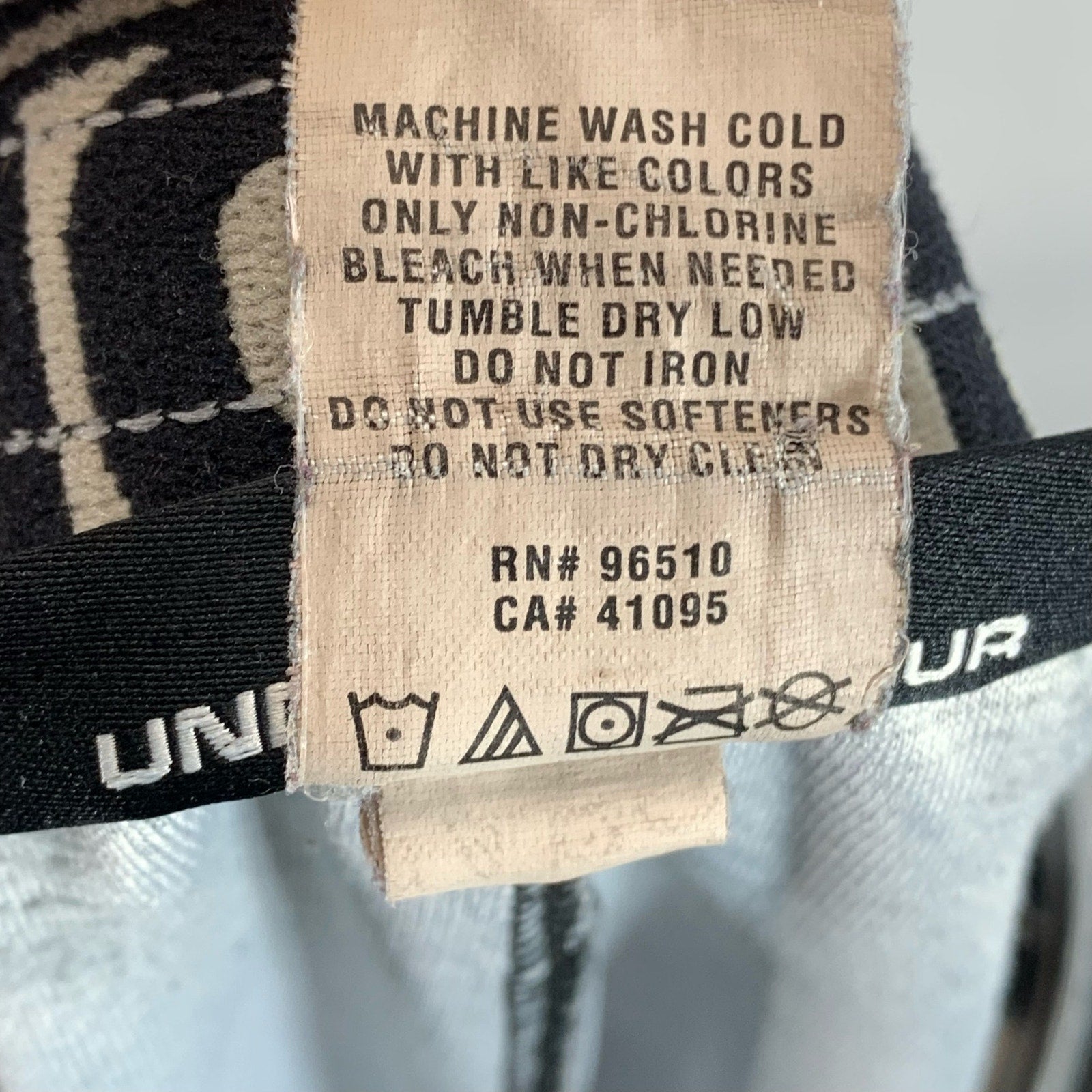 UNDER ARMOUR Men's Gray Elastic Waist Loose-Fit Pull-On Active Shorts SZ M