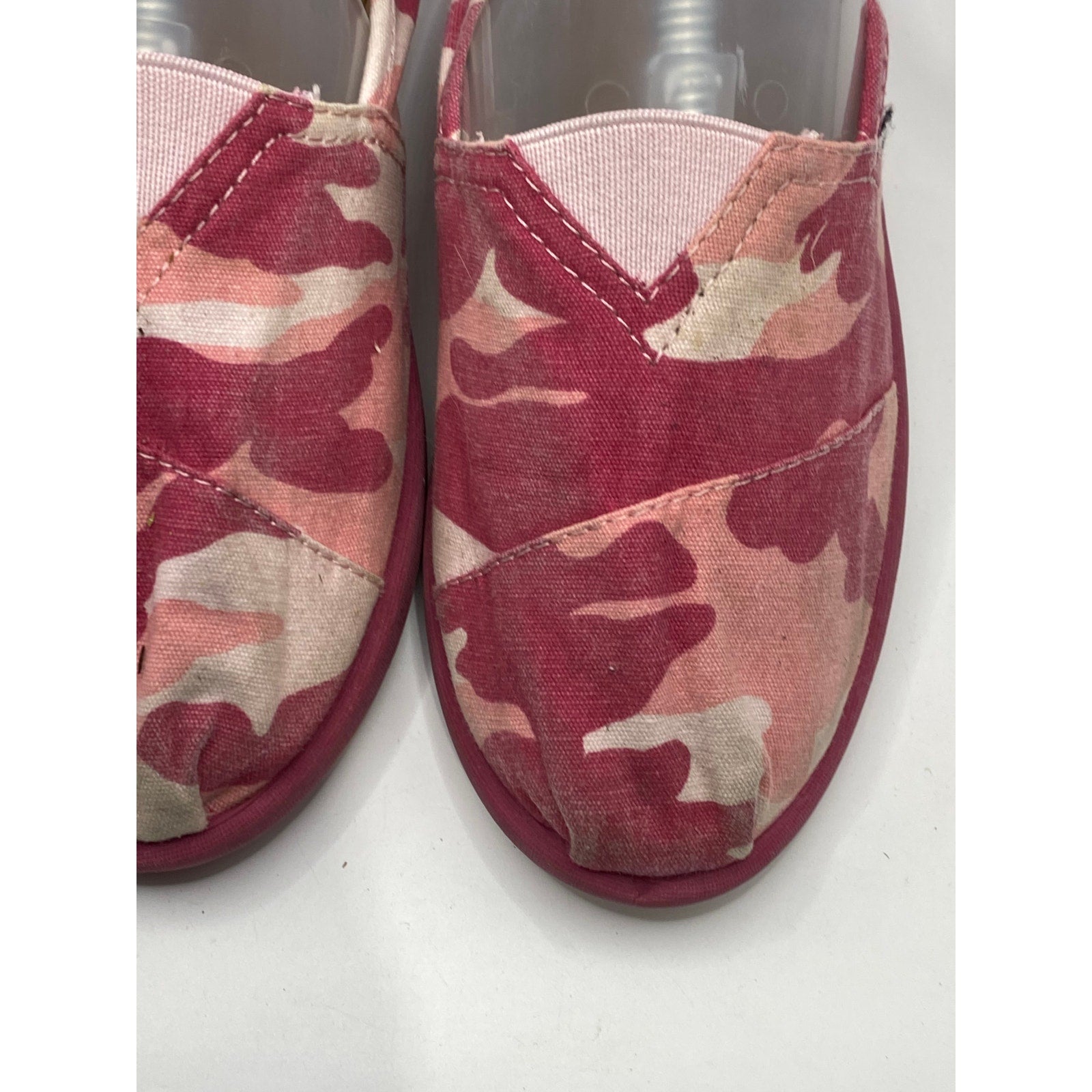 TOMS Youth Pink Camo Classic Slip-On Round-Toe Alpargata Canvas Shoes SZ 3.5Y