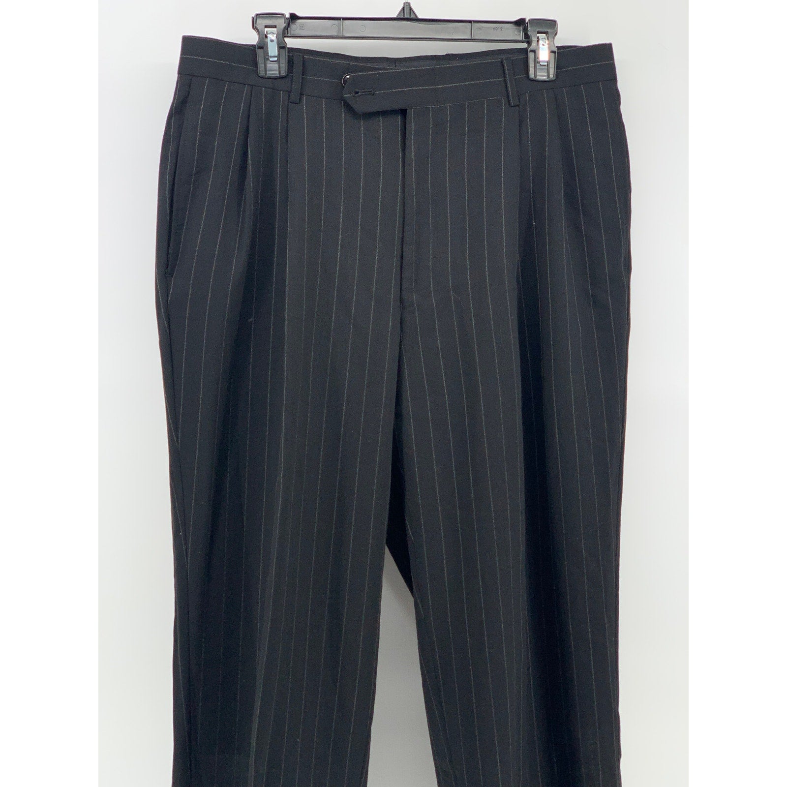 UNBRANDED Men's Black Pinstripe Regular-Fit Straight-Leg Flat Front Pants SZ 38