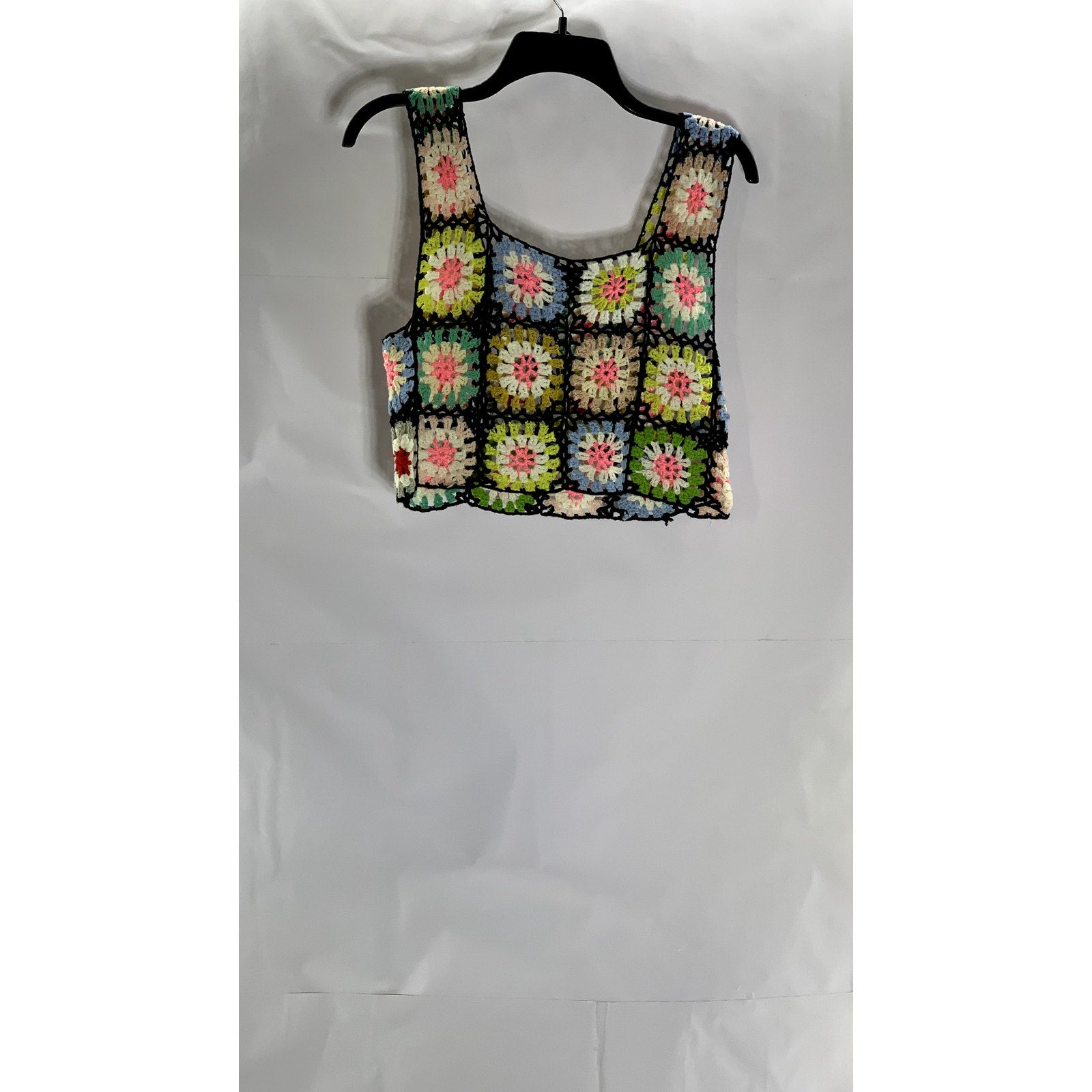 MISS SPARKLING Women's Black-Multi Crochet Floral Straight-Neck Tank Top SZ S