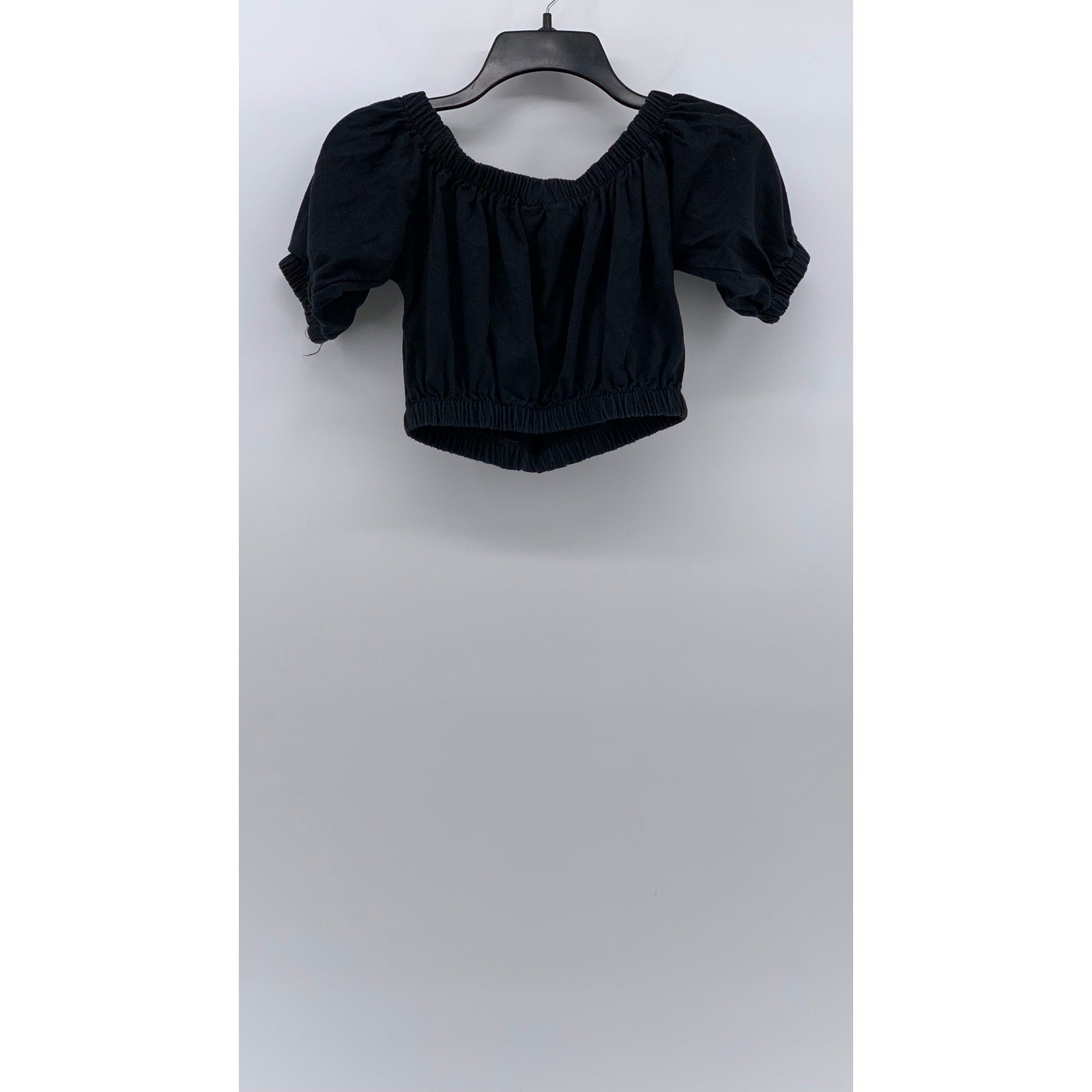 FASHION LOVE Women's Black Solid Scoop-Neck Short Puff Sleeve Cropped Top SZ S
