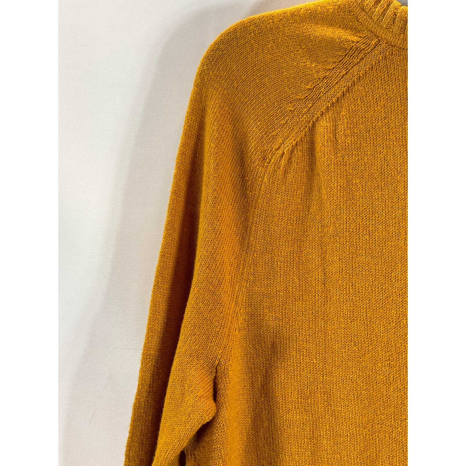 AMERICAN EAGLE OUTFITTERS Men's Dark Yellow Crewneck Pullover Sweater SZ L