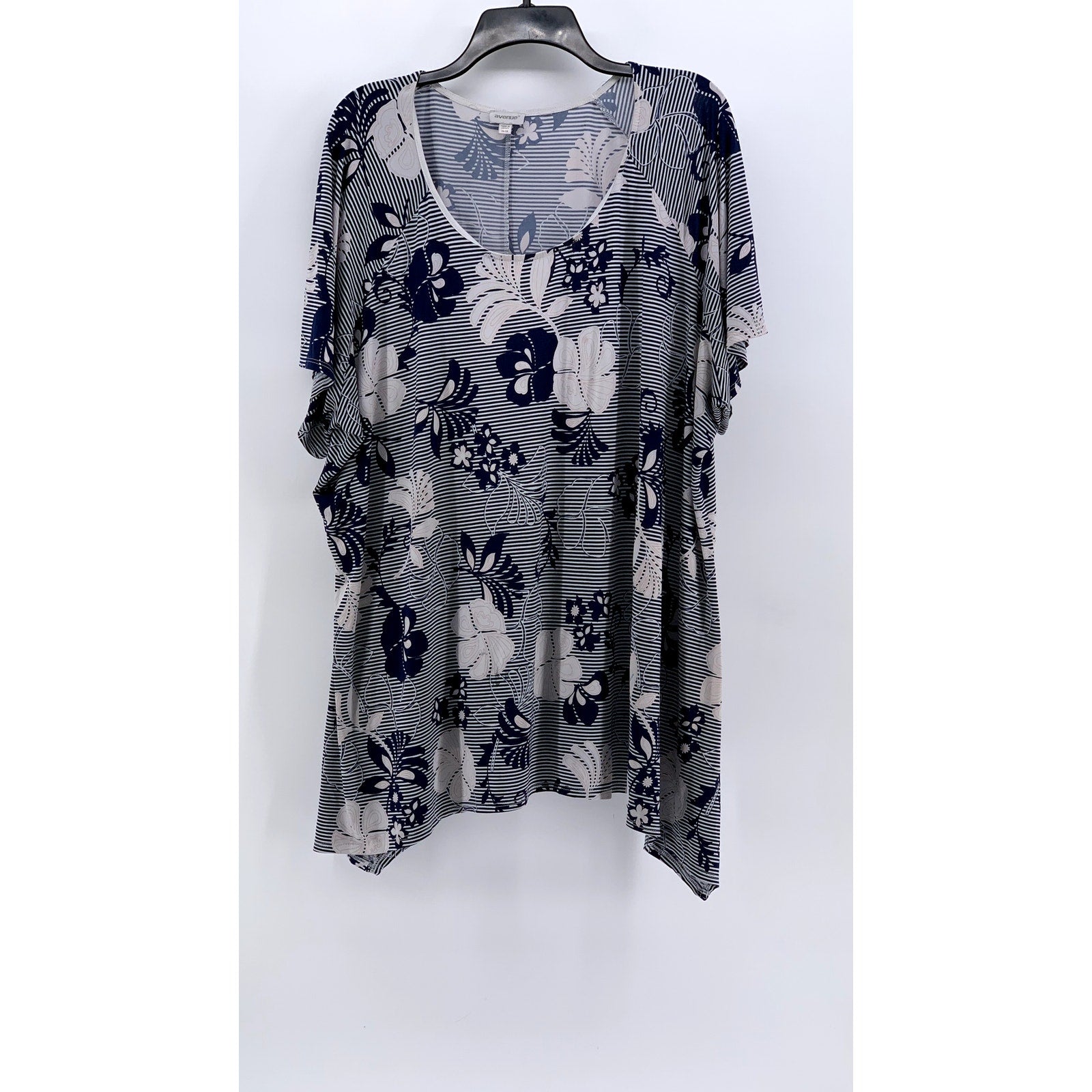 AVENUE Women's Plus Navy Floral Striped Scoop-Neck Short Sleeve Top SZ 26/28