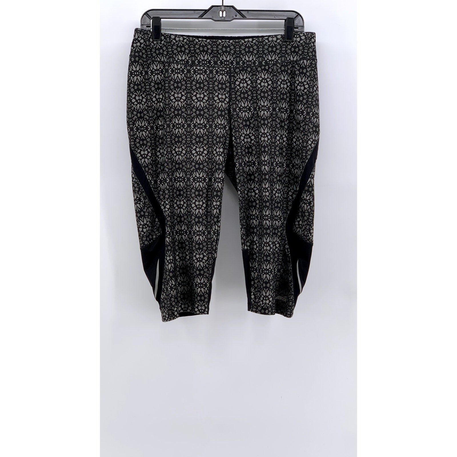AVIA Women's Black Printed Capri Leggings SZ L