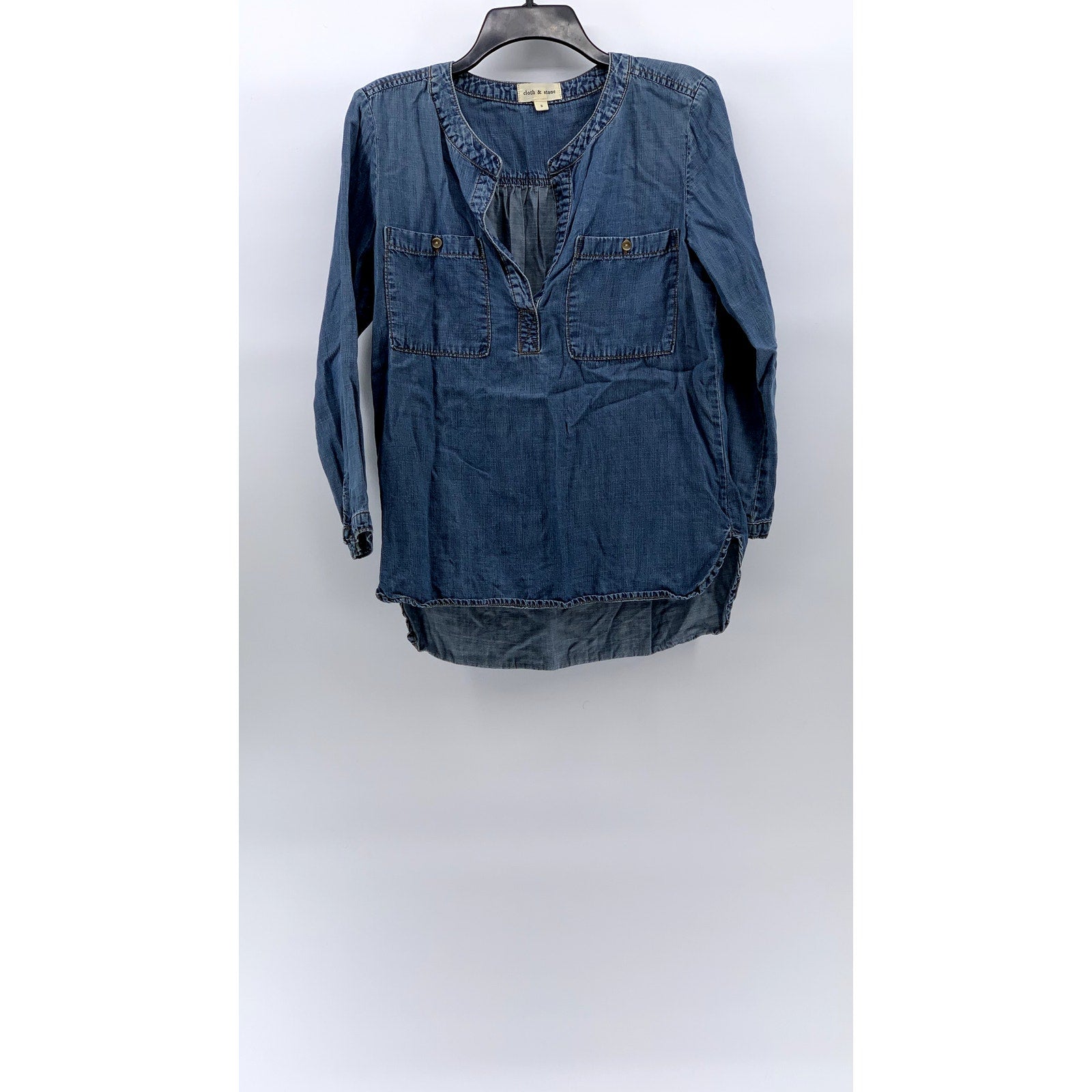 CLOTH & STONE Women's Blue Denim Collarless Long Sleeve Split-Neck Top SZ S