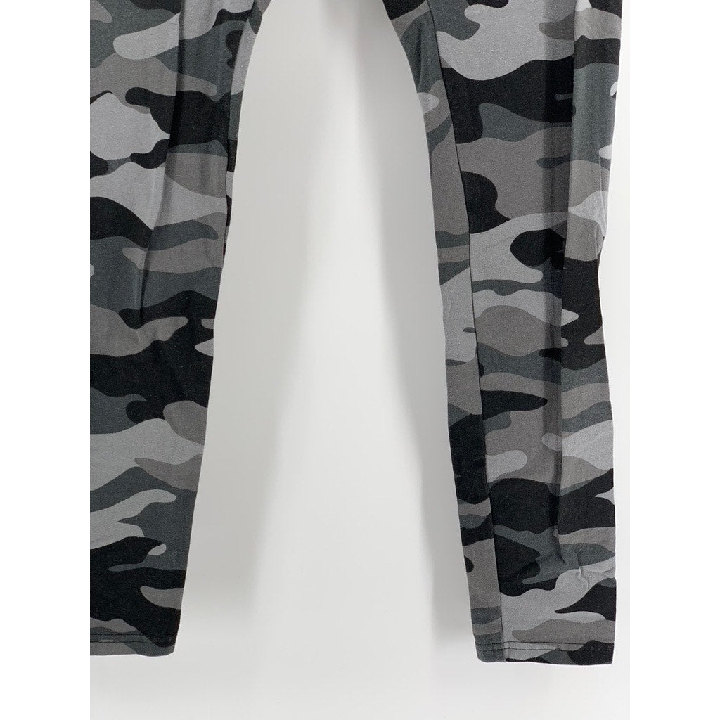 WILD FABLE Women's Black-Gray Camo Ankle Leggings SZ M