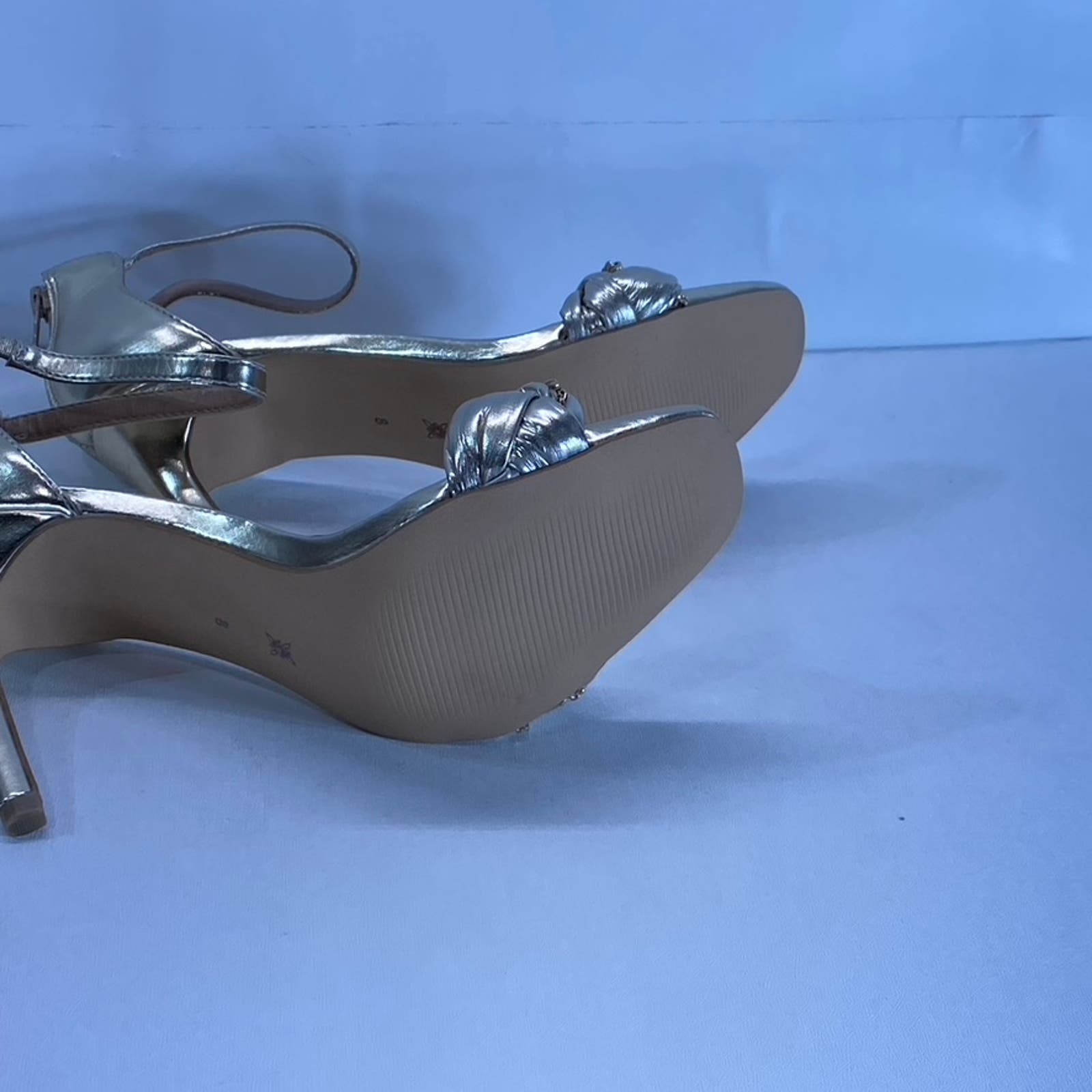 BCBGENERATION Women's Gold Metallic Isabel Braided Chain Heeled Sandals SZ 8.5