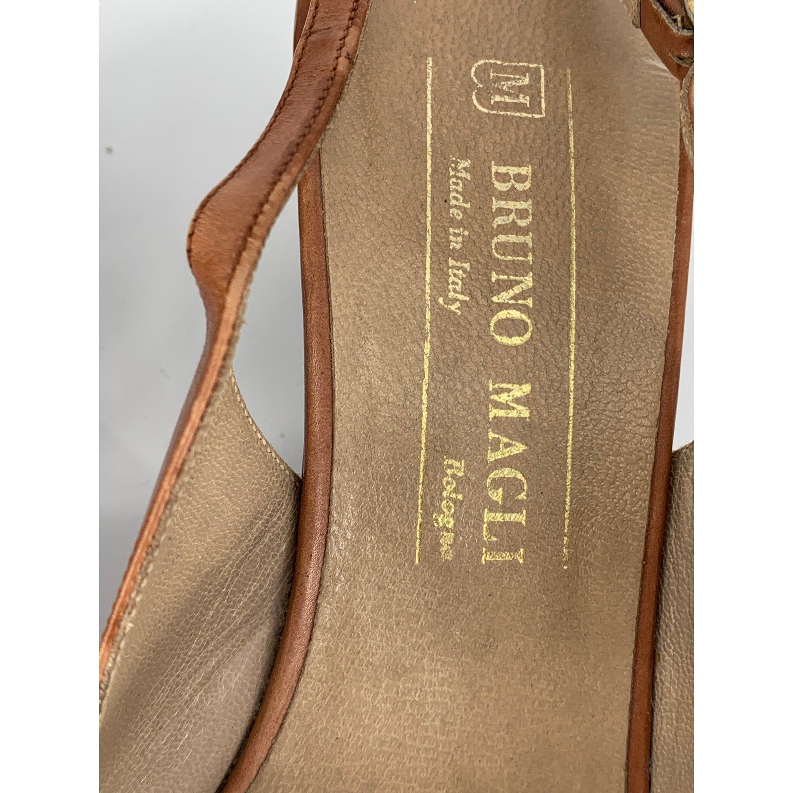 BRUNO MAGLI Women's Vintage Brown Leather AA Peep-Toe Slingback Pumps SZ 9