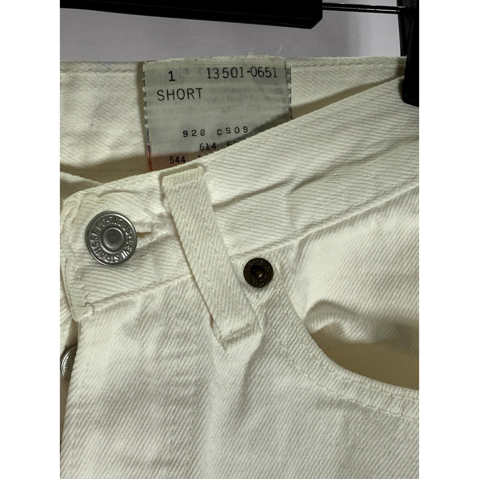 LEVI'S Women's White Vintage 501 Short Slim-Leg Button-Fly Five-Pocket Jean SZ23