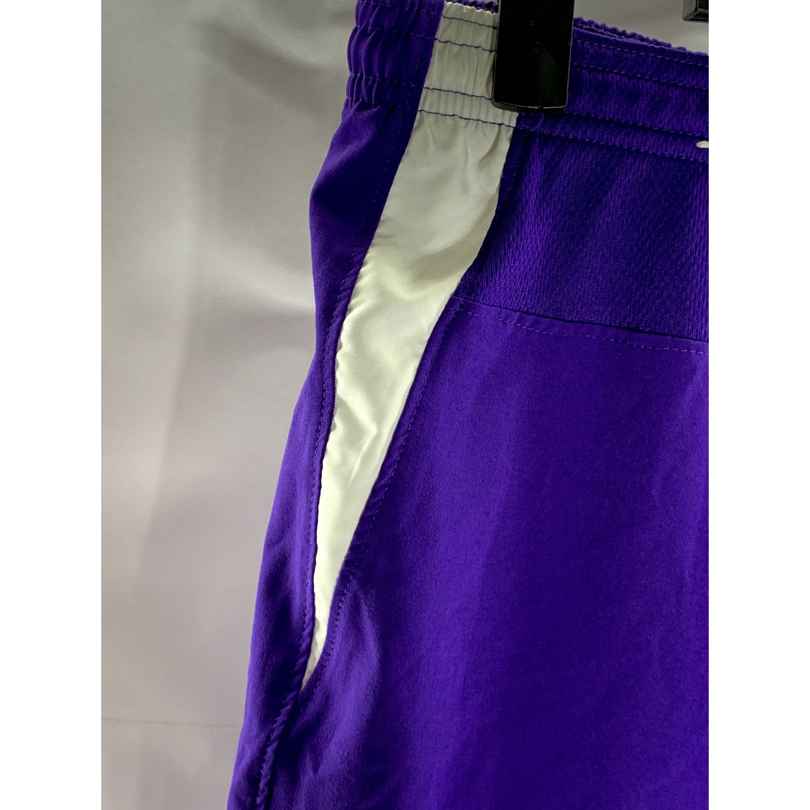 NIKE Women's Purple/White Dri-Fit Elasticized Waist Woven Venom Short SZ XS
