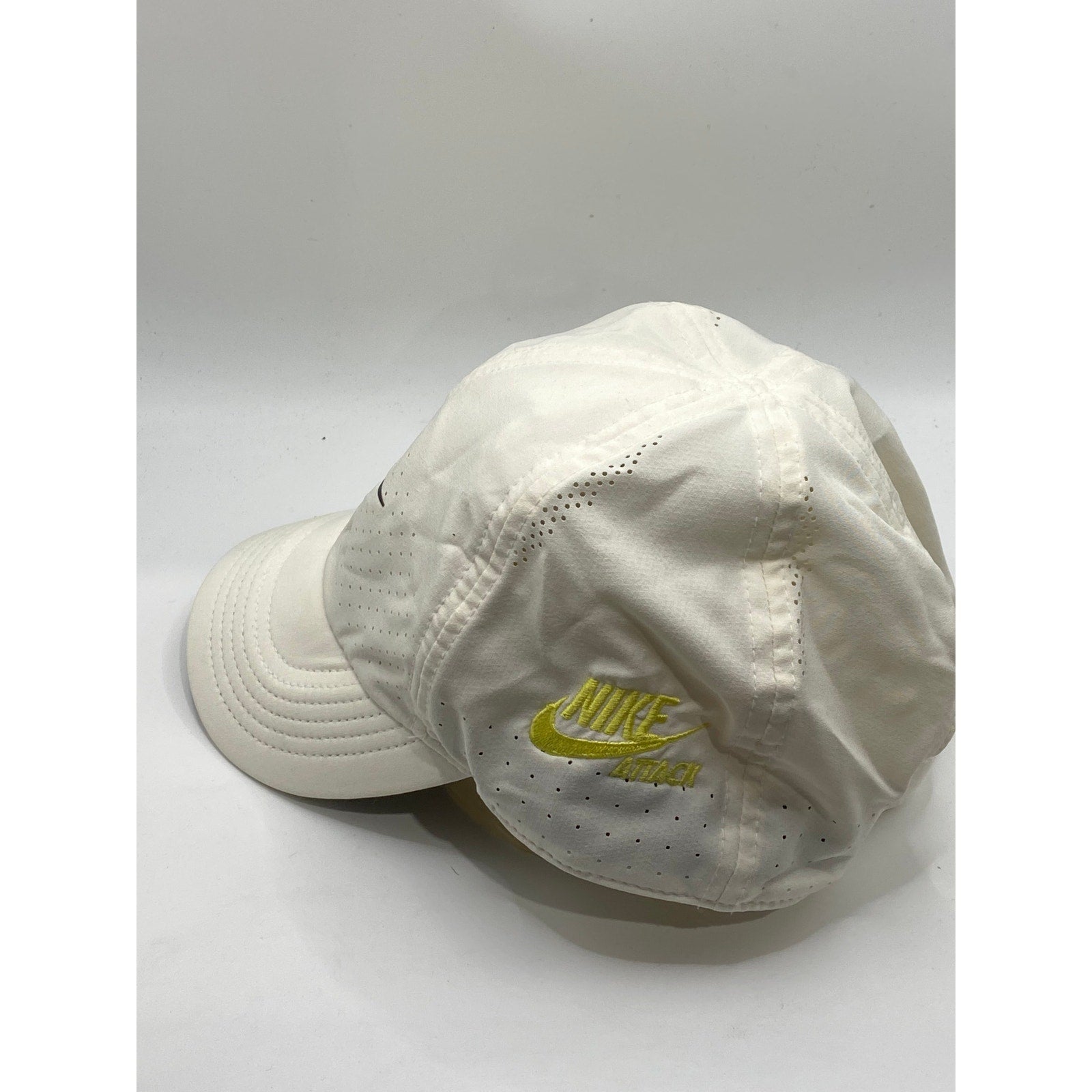 NIKE Men's White Dri-Fit ADV Heritage 86 Perforated Hat SZ OS