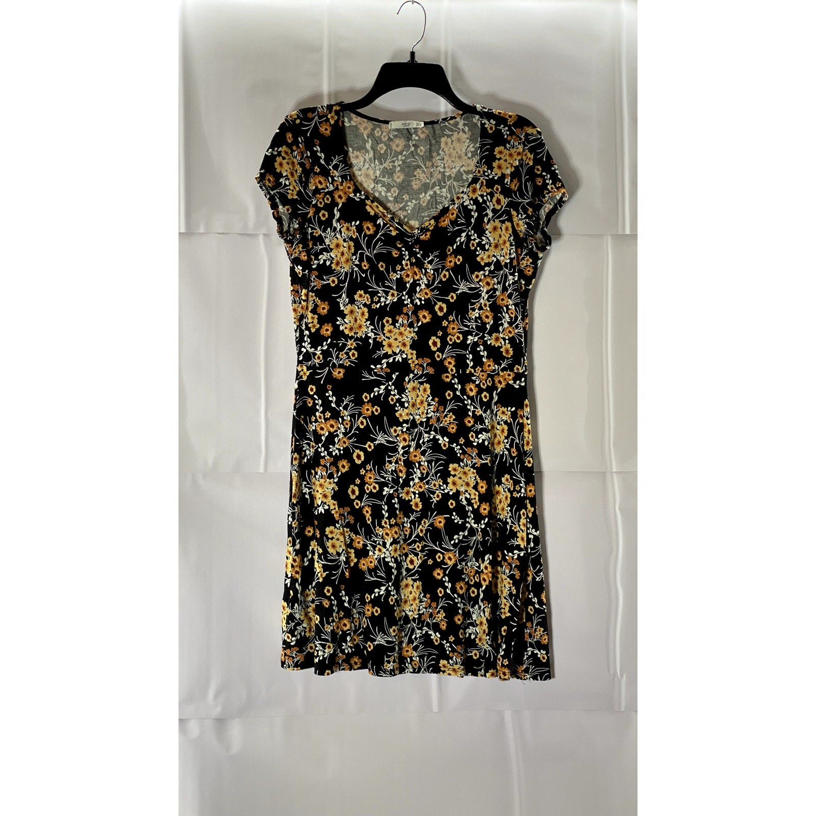 MNG BASICS Women's Black Floral V-Neck Short Sleeve Pullover Mini Dress SZ 8