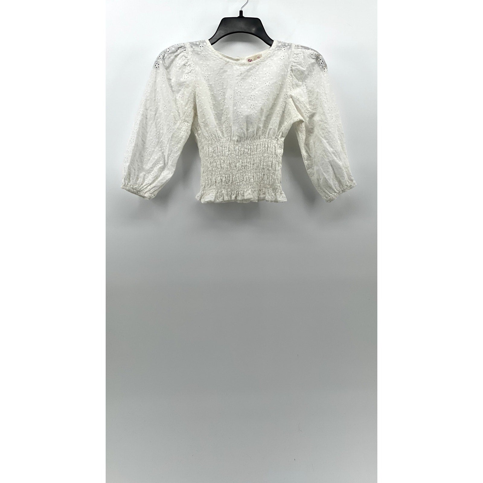 SO Women's White Floral Eyelet Smocked Crewneck Long Sleeve Cropped Top SZ XS