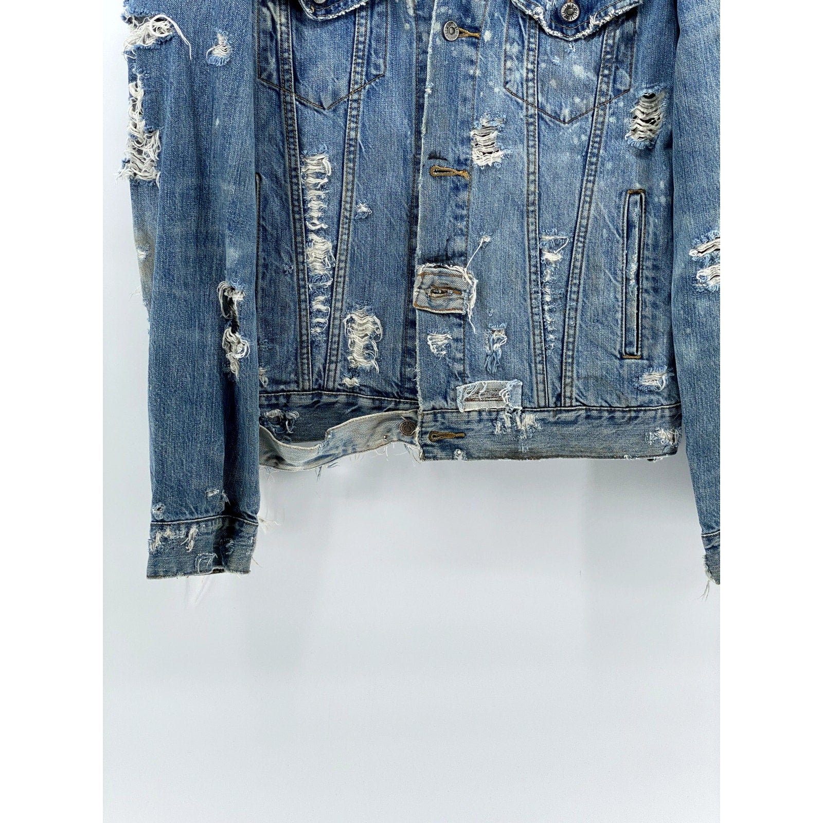 LEVI'S Men's Medium Wash Distressed Patchwork Streetwear Button-Up Jacket SZ M/L