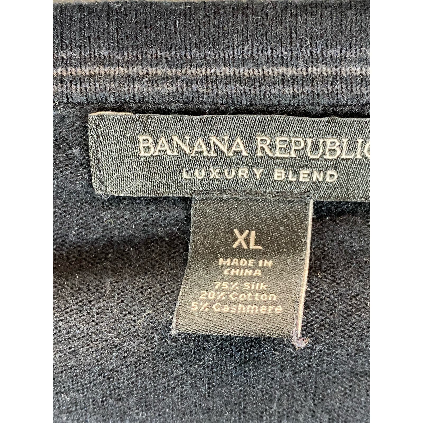 BANANA REPUBLIC Men's Black Solid V-Neck Luxury Blend Pullover Sweater SZ XL