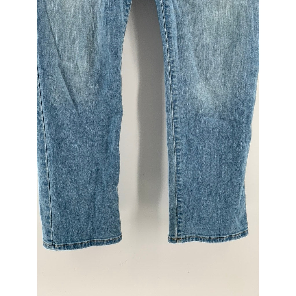 ST. JOHN'S BAY Women's Light Wash Denim Short Jeans SZ 14