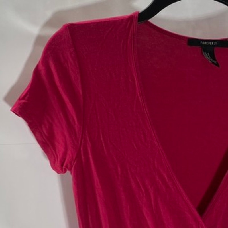 FOREVER 21 Women's Fuchsia Short Sleeve V-Neck Wrap Romper SZ M