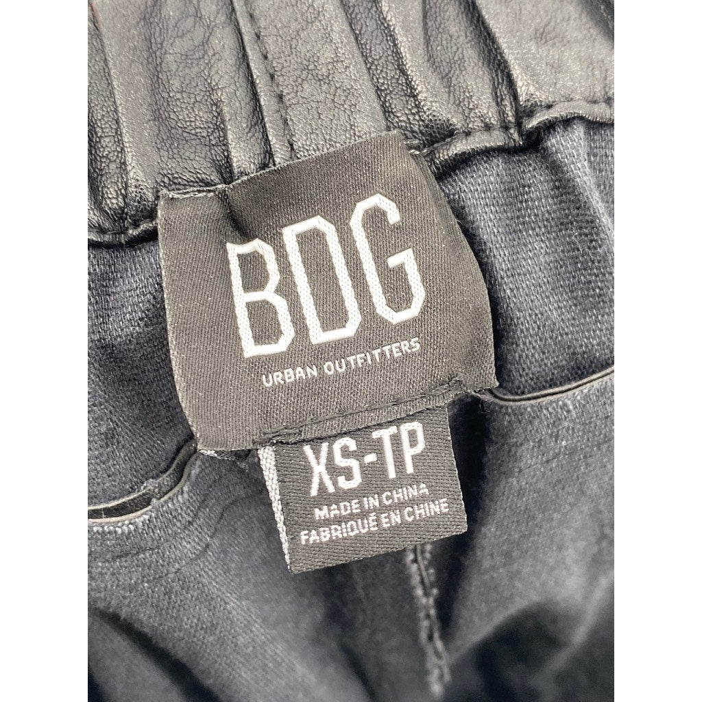 BDG URBAN OUTFITTERS Women’s Black Faux-Leather Belted Paperbag Shorts SZ XS