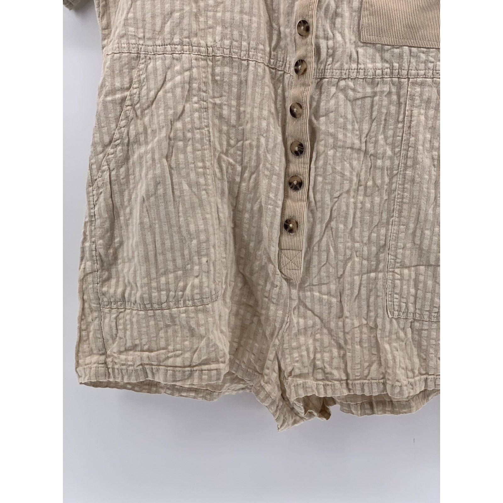 BDG Women’s Beige Seersucker Striped Button-Up Short Sleeve Relaxed Romper SZ M