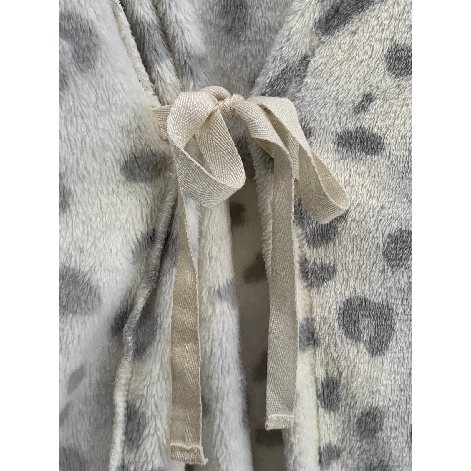 JUSTICE Girls' Gray-White Leopard Print Hooded Wrap Tie Robe SZ 14/16